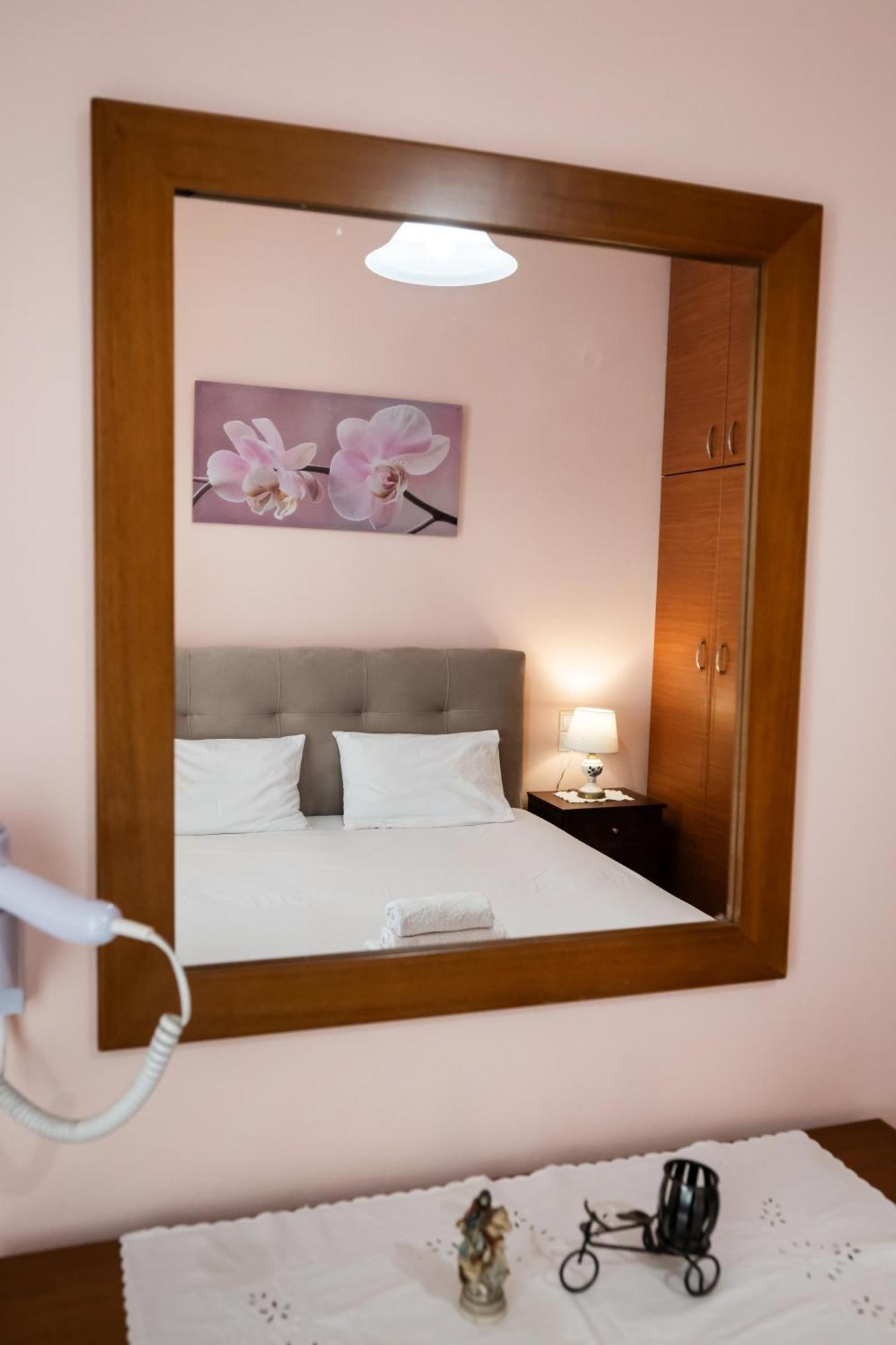 Sunset Bella Vista Apartment Athanion Ngoại thất bức ảnh